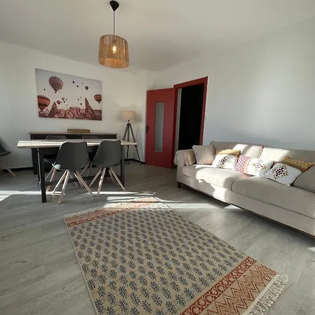 2 Chambres, Apartman Le Péage-de-Roussillon